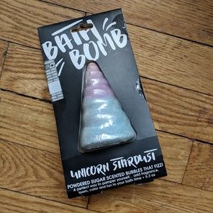 NWT unicorn bath bomb stardust